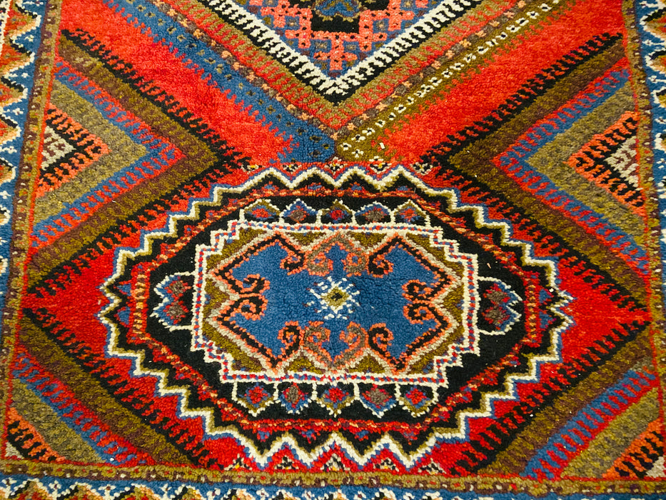 Berber Rug - Medium Handwoven from Wool and Hypnotic Pattern