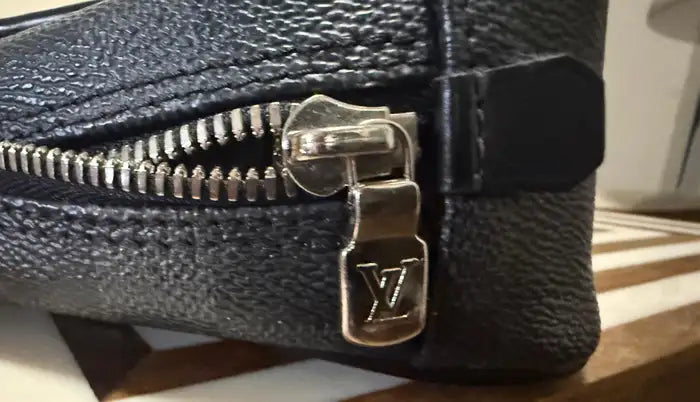 Louis Vuitton Damier Graphite Hanging Toiletry Pouch bag Travel Organizer