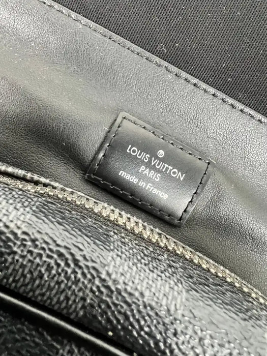 Louis Vuitton Damier Graphite Hanging Toiletry Pouch bag Travel Organizer