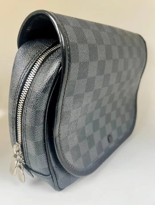 Louis Vuitton Damier Graphite Hanging Toiletry Pouch bag Travel Organizer
