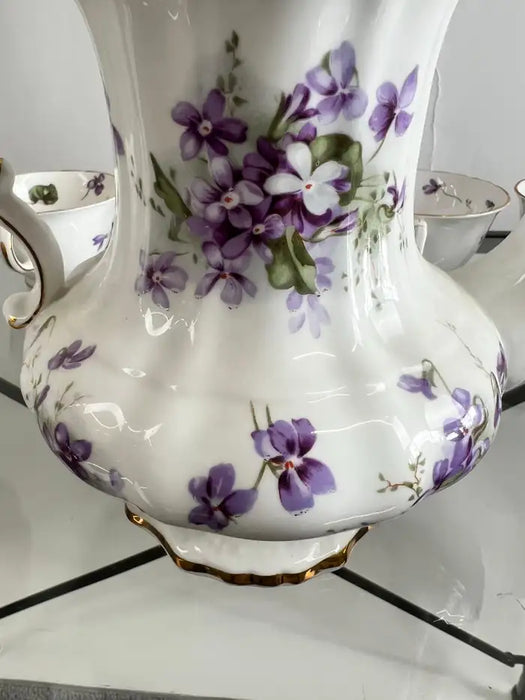 Hammersley “Victorian Violets” English Bone China Tea Set w Gold Trim, 15 pcs
