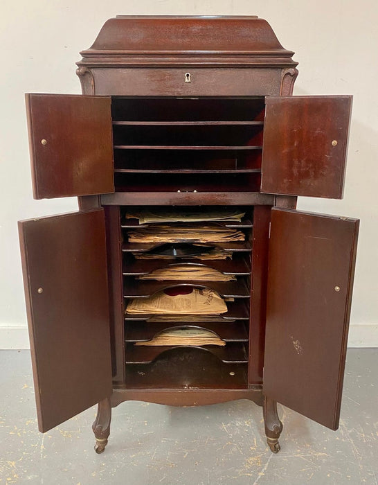 Antique VictorLA Model VV-XI Phonograph in Queen Anne Style Mahogany Cabinet