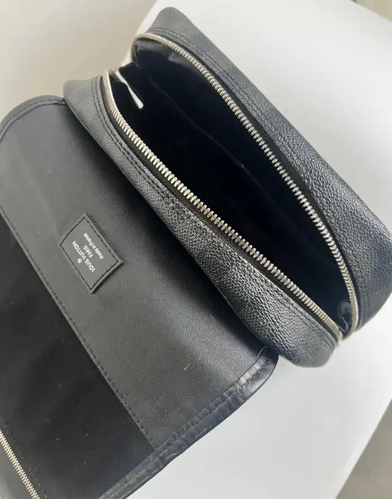 Louis Vuitton Damier Graphite Hanging Toiletry Pouch bag Travel Organizer