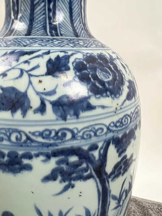 Chinese Early Ming Dynasty Style Warrior Motif Blue & White Porcelaine Vase