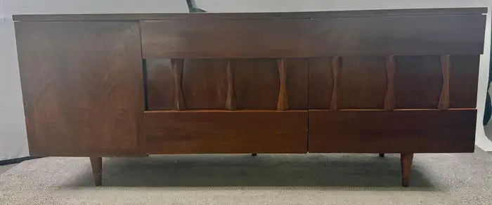 Mid-Century Modern American of Martinsville Walnut 9-Drawer Dresser or Credenza