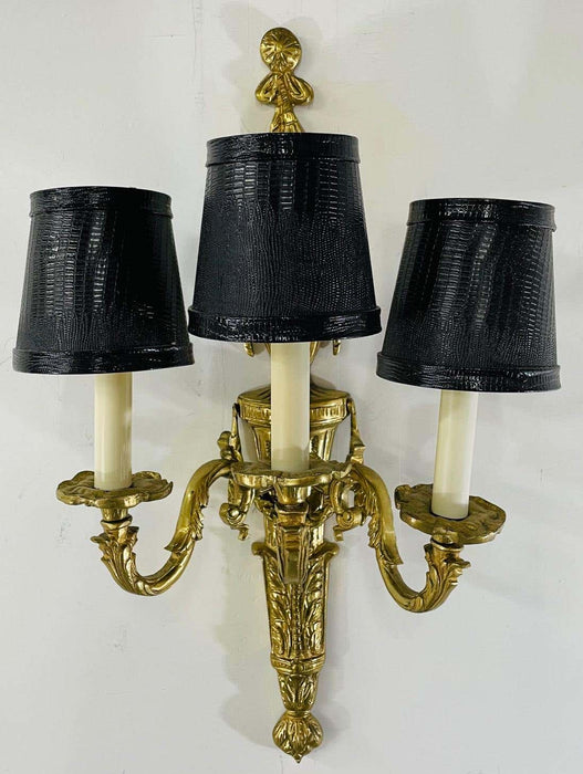 French Neoclassical Brass Wall Lamp Sconce in the Style of Maison Jansen, a Pair