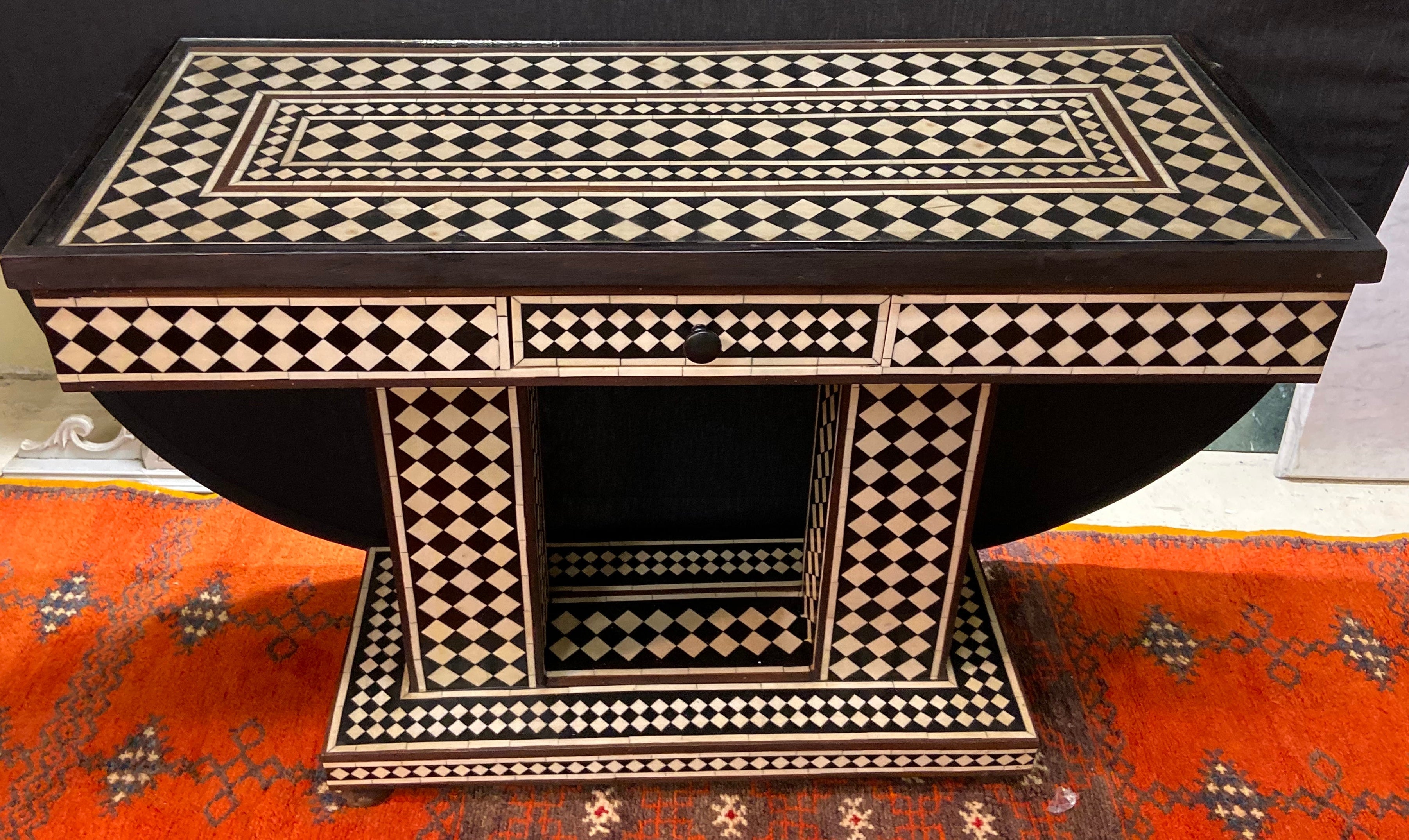 MidCentury Modern Style Black & White Console Table & Mirror in Diamo