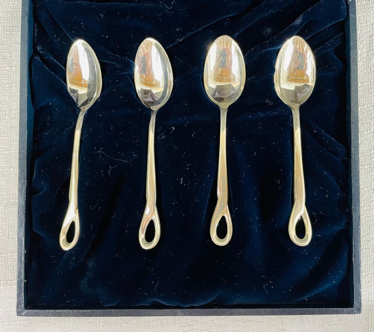 Elsa Peretti® Padova™ feeding spoon in sterling silver.