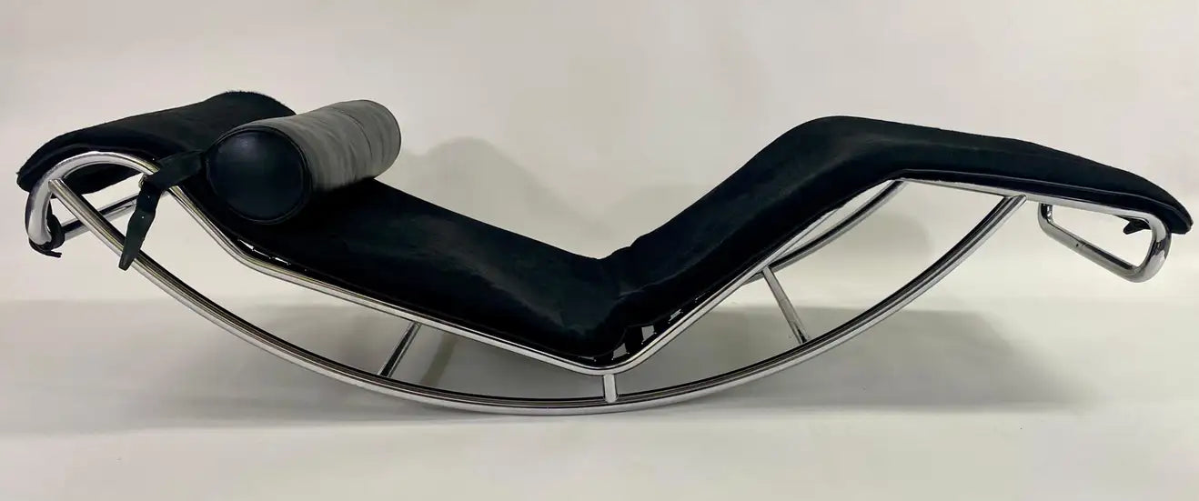 Lc4 Chaise Lounge by Le Corbusier, Pierre Jeanneret & Charlotte Perriand  for Cassina, 1960s for sale at Pamono