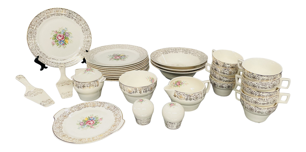 Triumph Limoges Usa. “Rosalie” Stamped With 22k Gold Trim, Set of 30 Pieces